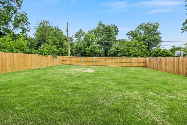 Building Photo - Beautiful 4-Bedroom Home for Rent in Denison!