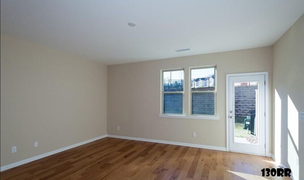 Building Photo - 130 Rubrum Dr