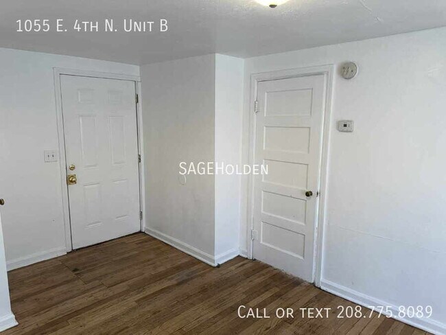 Building Photo - 1055 E 4th N