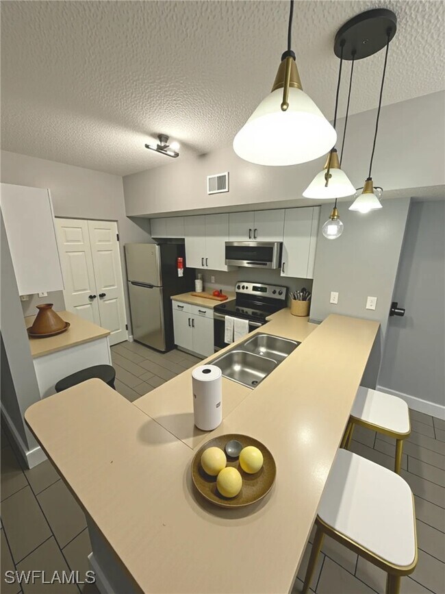 Building Photo - 1820 Florida Club Cir