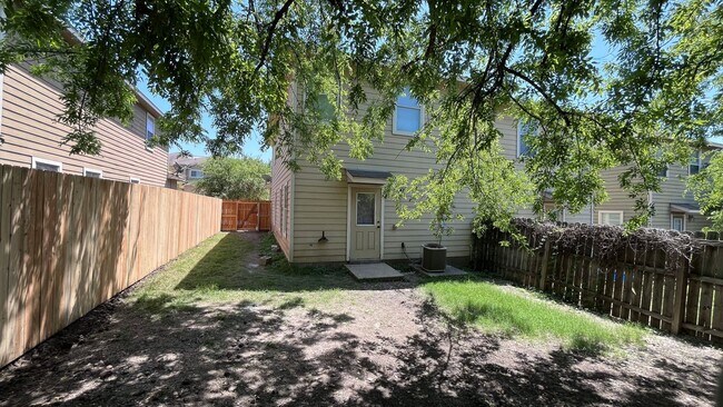 Building Photo - 5109 Flipper Dr
