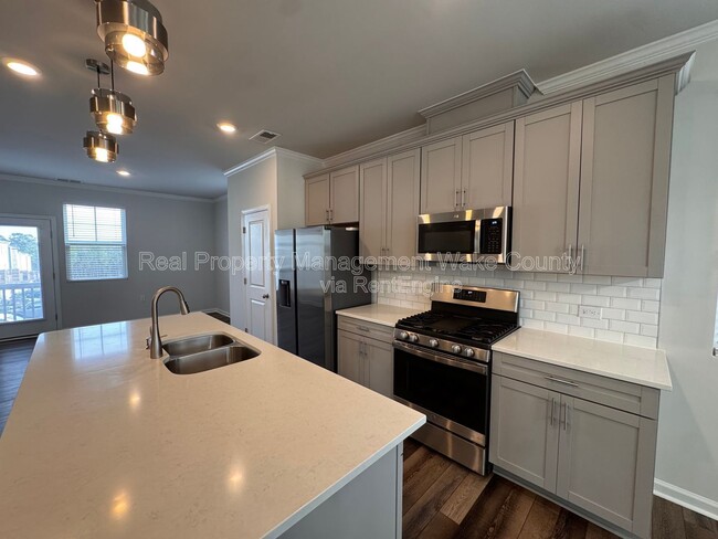 Building Photo - 410 Odham Ln