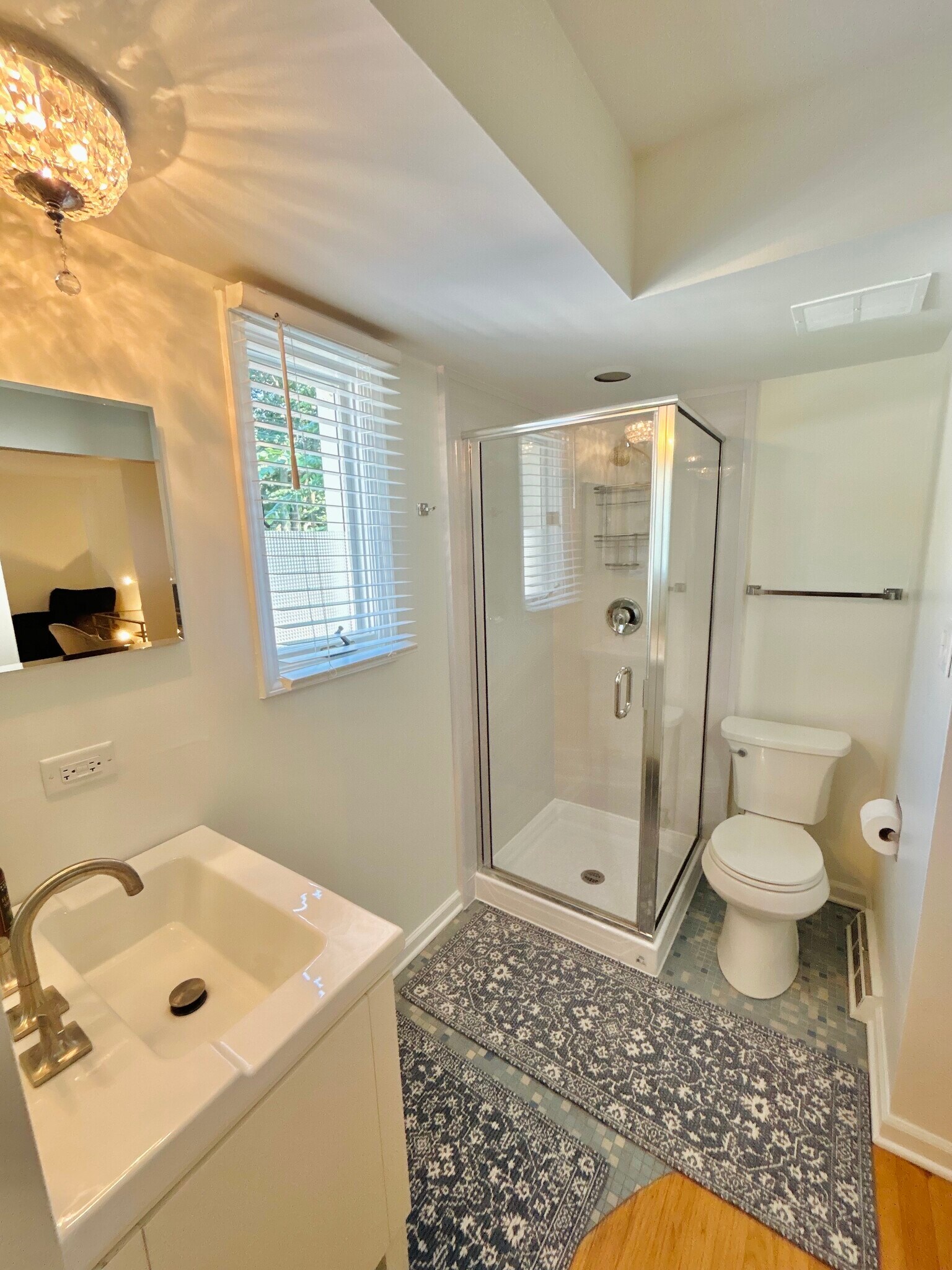 Full bathroom in master ensuite - 335 Scott St