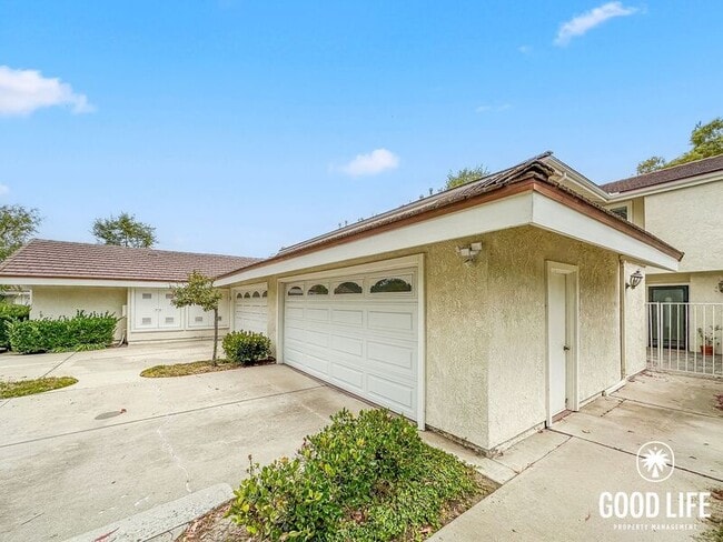 Building Photo - 5691 E Stetson Ct