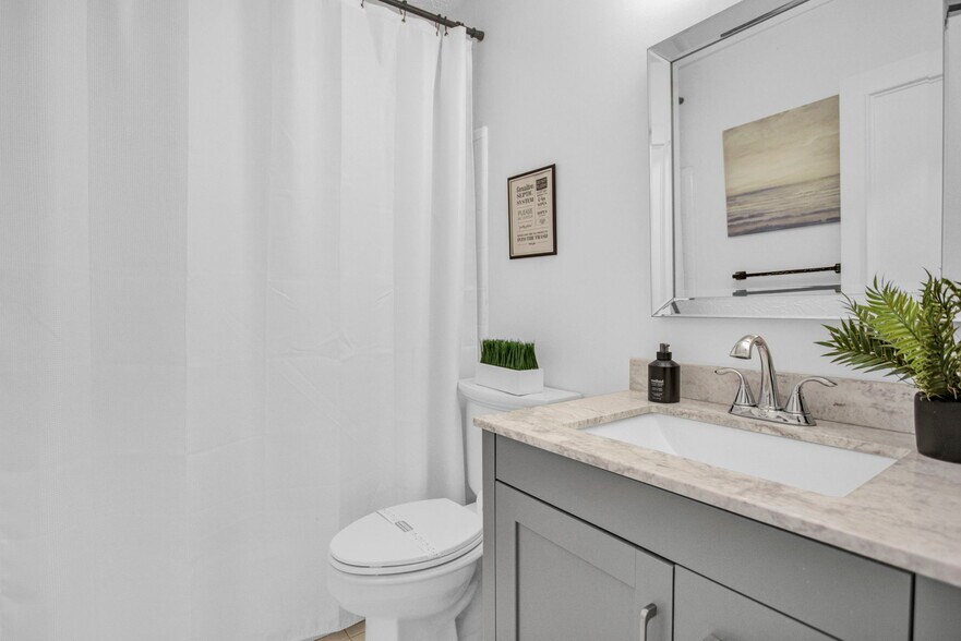 Building Photo - 100 Brookwood Ln