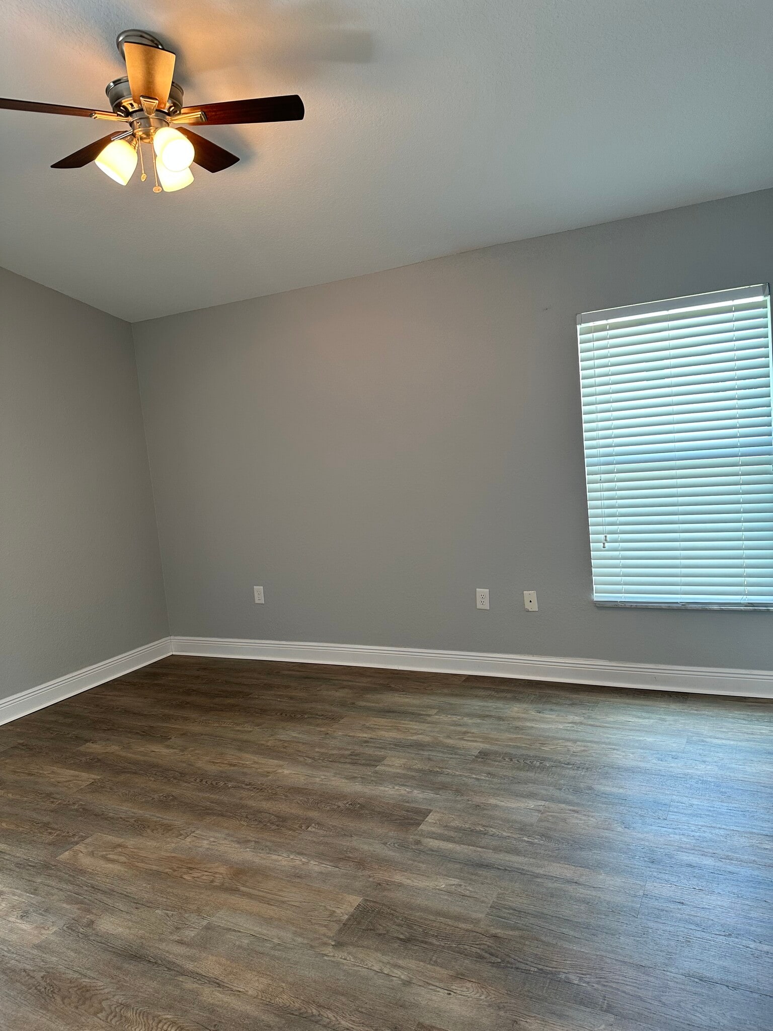 Master bedroom for KING or QUEEN bed. - 10727 Standing Stone Dr