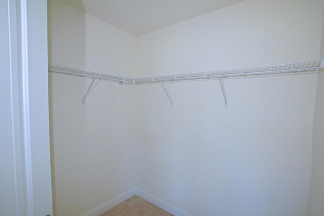 Building Photo - 135 Polaris Ave