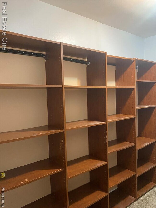 Building Photo - 39206 Silverthorne Bend