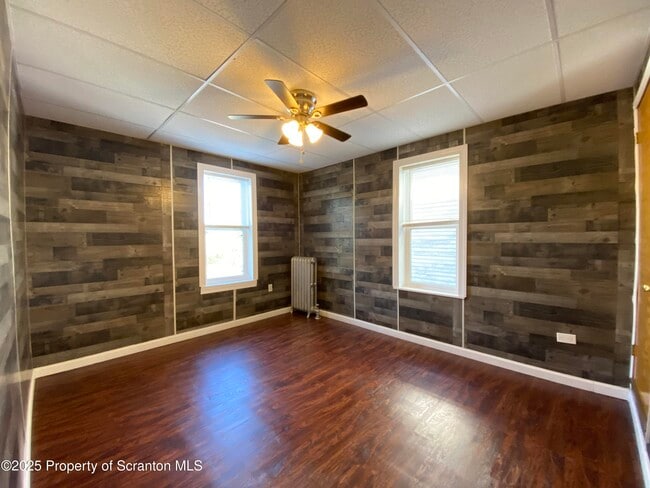 Building Photo - 308 N Irving Ave