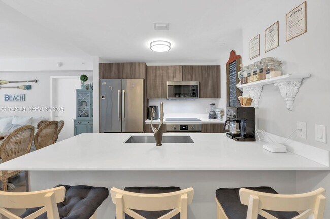 Building Photo - 488 NE 18th St