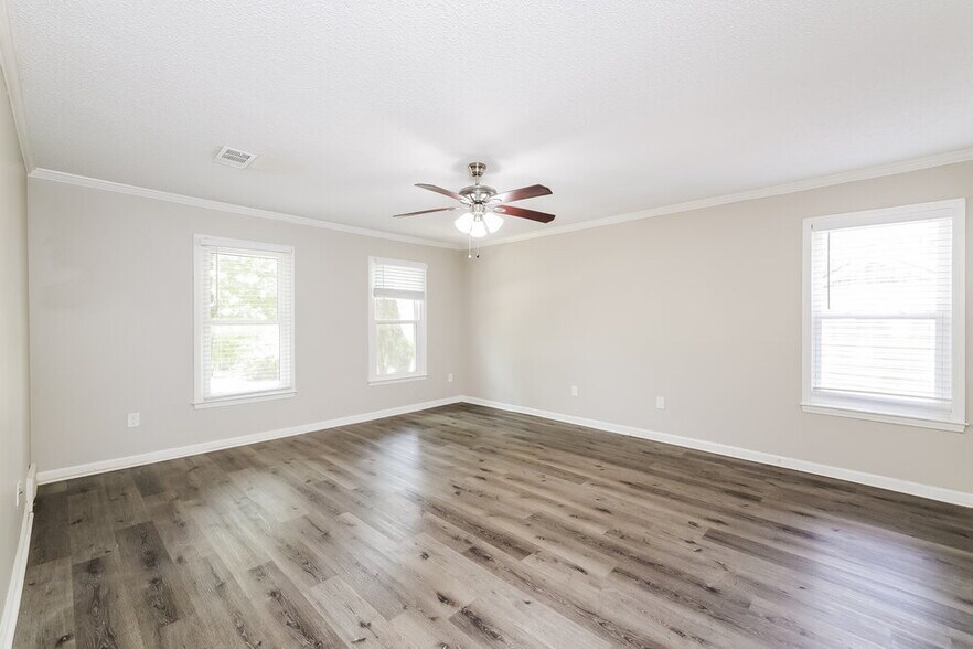 Building Photo - 4924 W Hedgewall Cir