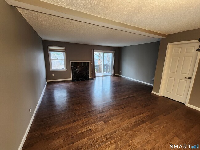 Building Photo - 55 Mill Plain Rd