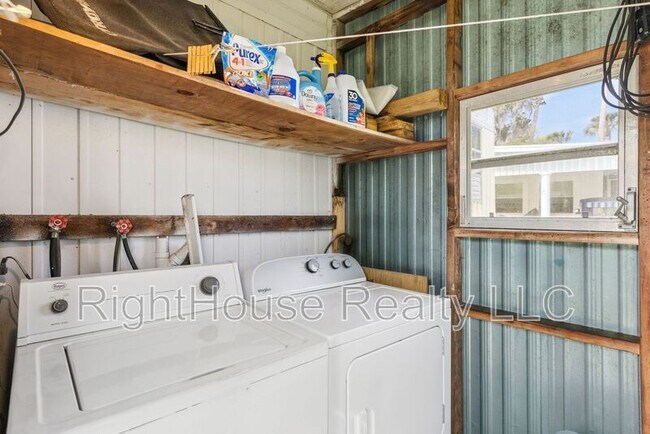 Building Photo - 77 Wildwood Ln