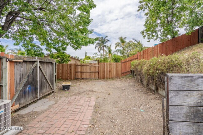 Building Photo - 6894 N Auburn Cir