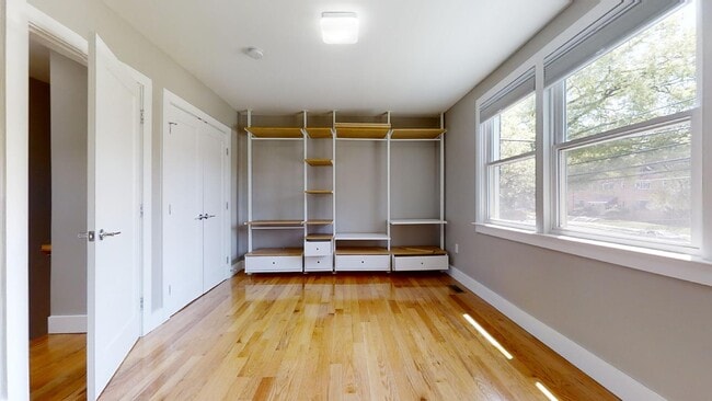 Building Photo - 12 Hawaii Ave NE