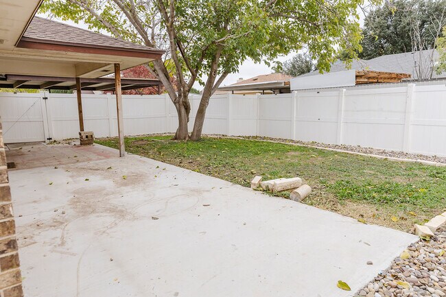 Building Photo - 1105 Gordon Blvd