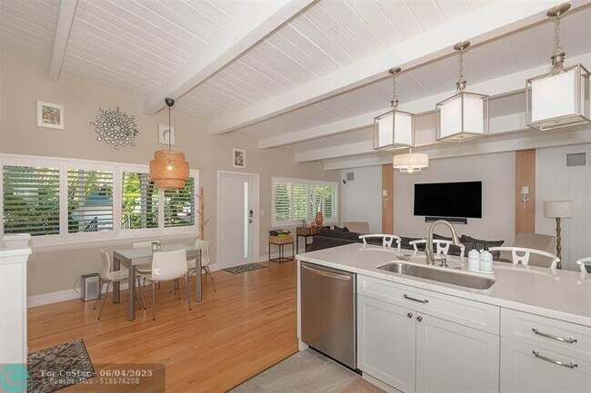 Building Photo - 1936 Harbour Inlet Dr