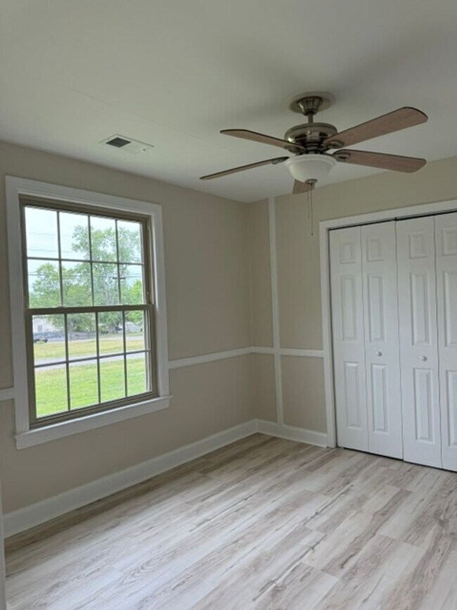 Building Photo - 2323 Sweetwood Rd