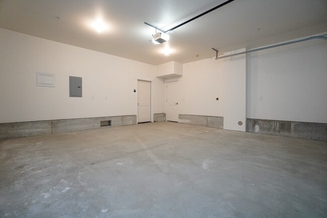 Building Photo - 4618 N Iota Ln