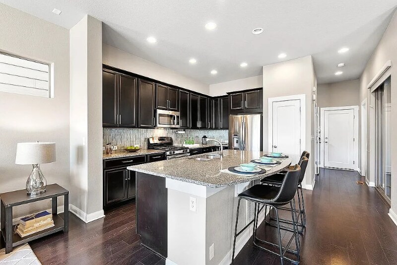 Building Photo - 1801 W 67th Pl