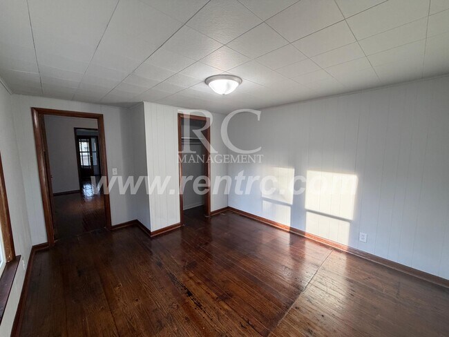 Building Photo - 121 Warrington-