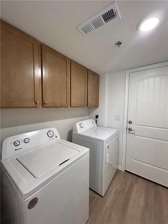 Building Photo - 2804 W Mockingbird Ln