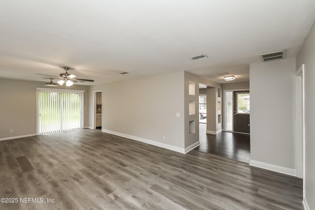 Building Photo - 1555 Shirl Ln