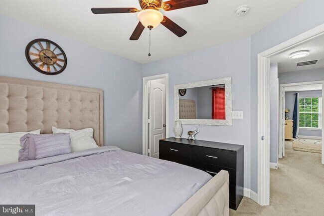 Building Photo - 2651 Glenriver Way