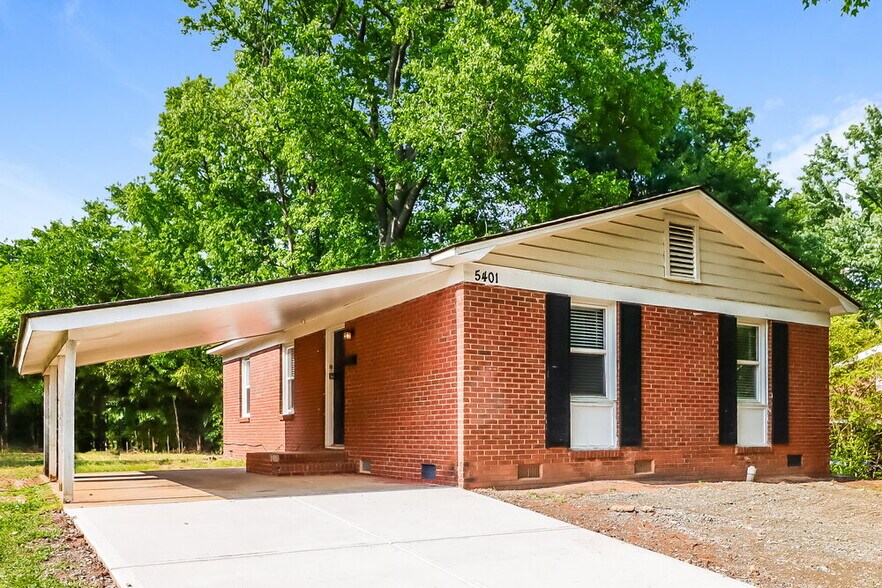Building Photo - 5401 Snow White Ln