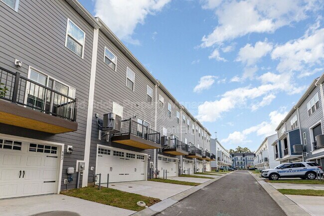 Building Photo - 306 New Gallant Dr