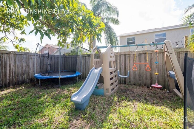 Building Photo - STUNNING 4-BED, 3-BATH HOME WITH SOLAR PAN...