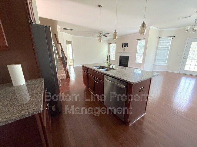 Building Photo - 10652 Sky Chase Ave NW