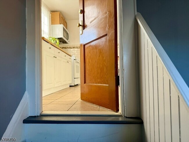 Building Photo - 19 Harding St