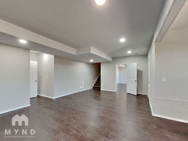 Building Photo - 1212 S Erika Ave
