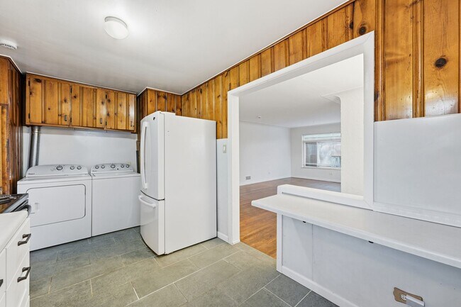 Building Photo - 5320 E Thrill Pl