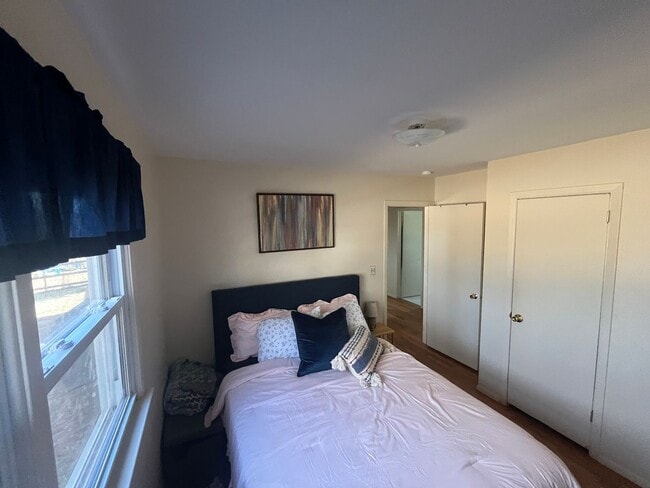 Building Photo - 265 View St