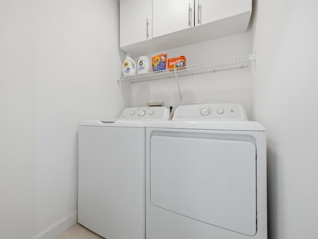 Building Photo - 5157 Floria Way