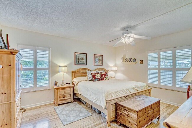 Building Photo - 1071 Sugar Sands Blvd