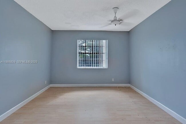 Building Photo - 501 SE 8th St