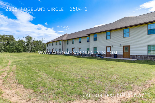 Building Photo - Ridgeland Townhomes | 3 Bed | 3 Bath