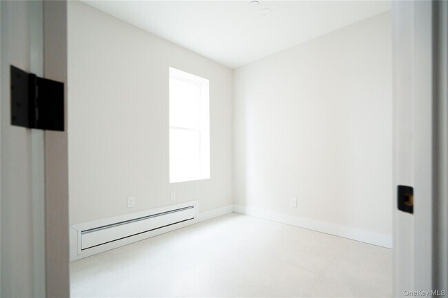 Building Photo - 1-31J W Broadway