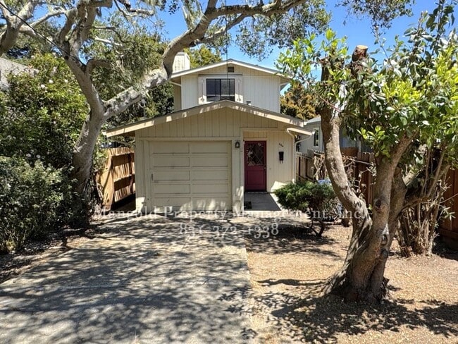 Primary Photo - Charming 2-Bed, 1.5-Bath  Multi-Level Home...