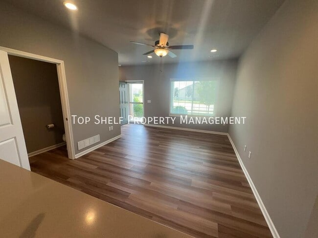 Building Photo - 2308 Hazeltine Pl