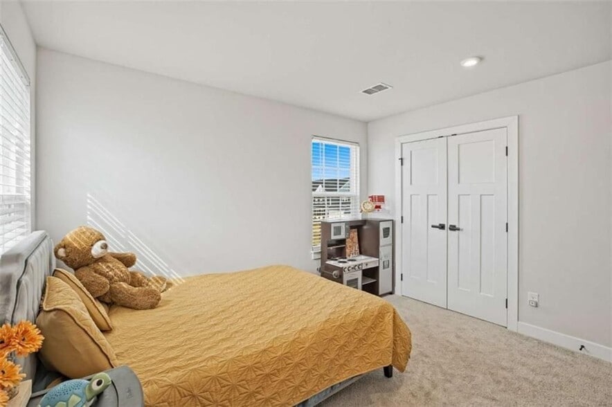 Building Photo - 305 Meuse Ln