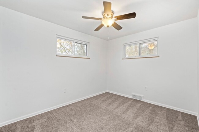 Building Photo - AVAILABLE APRIL 1ST! RENOVATED 3-bedroom!