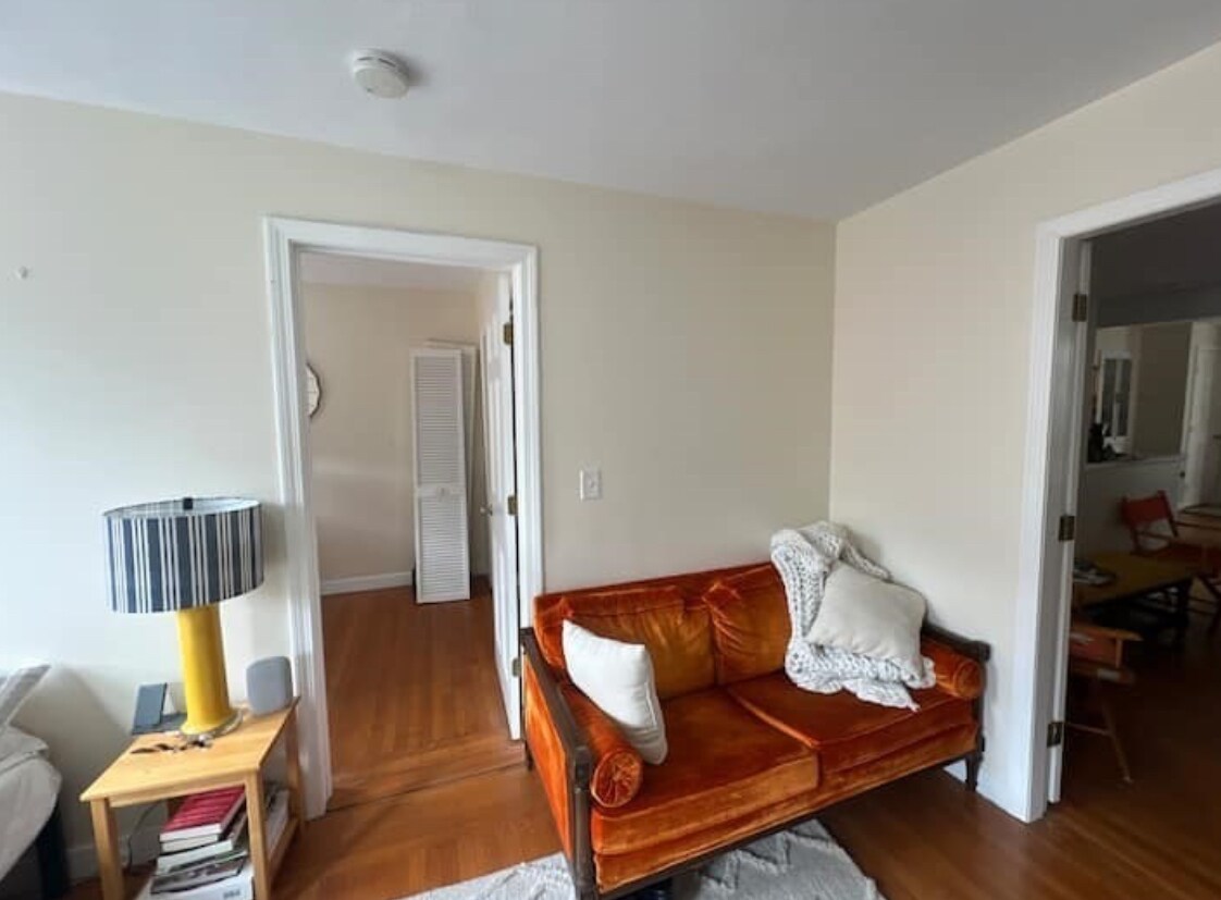 Building Photo - 1471 Beacon St