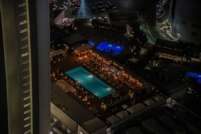 Building Photo - Waldorf Astoria Las Vegas- 1 bed .5 bath on the 39th floor!