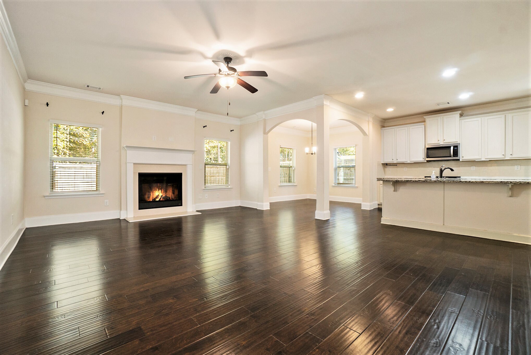 Building Photo - 3810 Brookhollow Dr