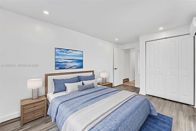 Building Photo - 4917 SW 43rd Terrace