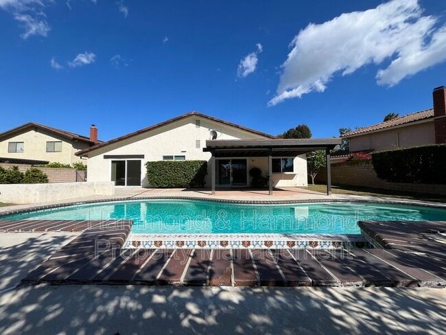 Building Photo - 11735 La Tierra Ct